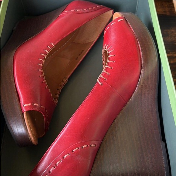 Sassy vintage red wedges - Picture 2 of 7